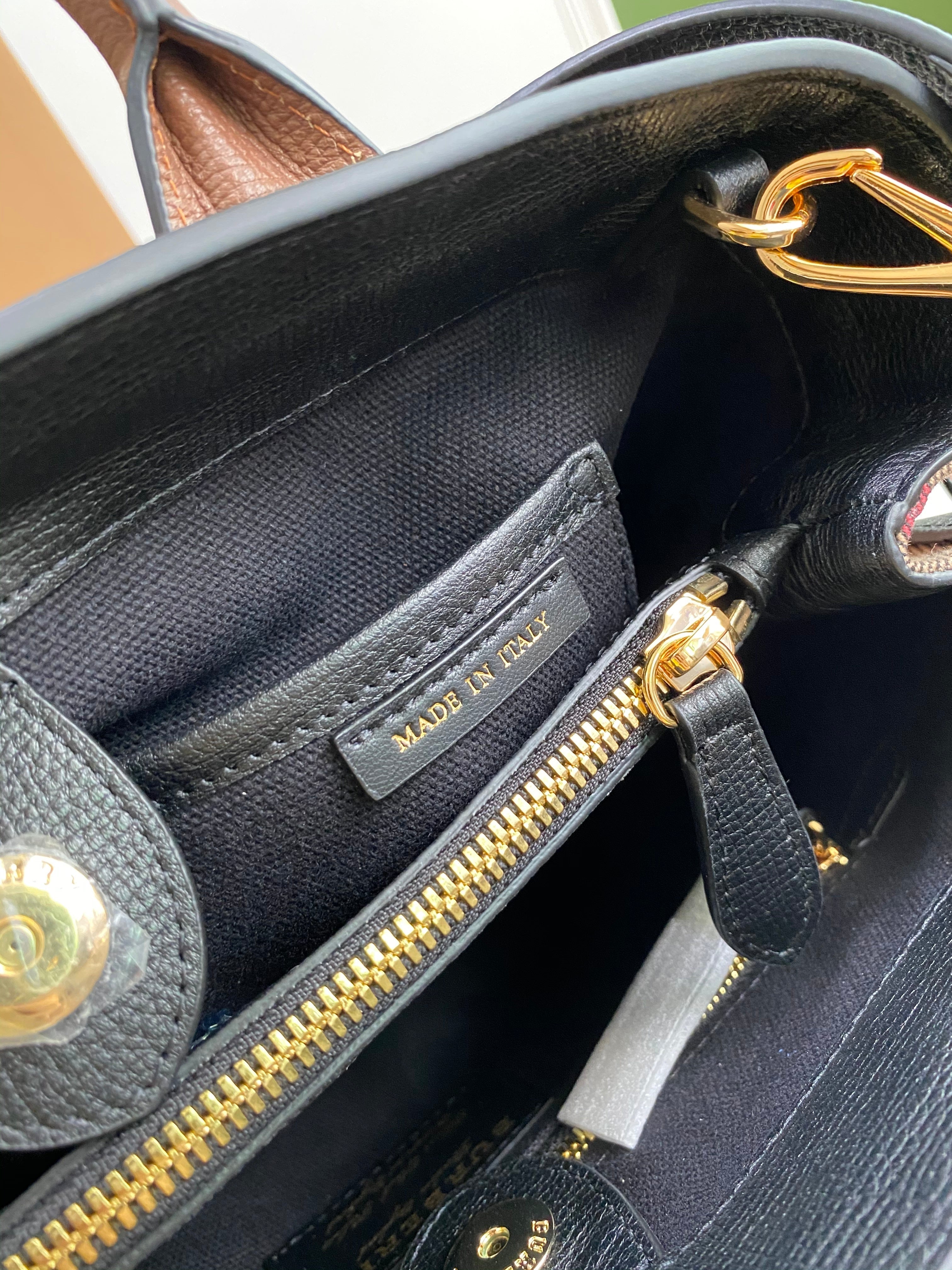 Burberry The Banner Bag