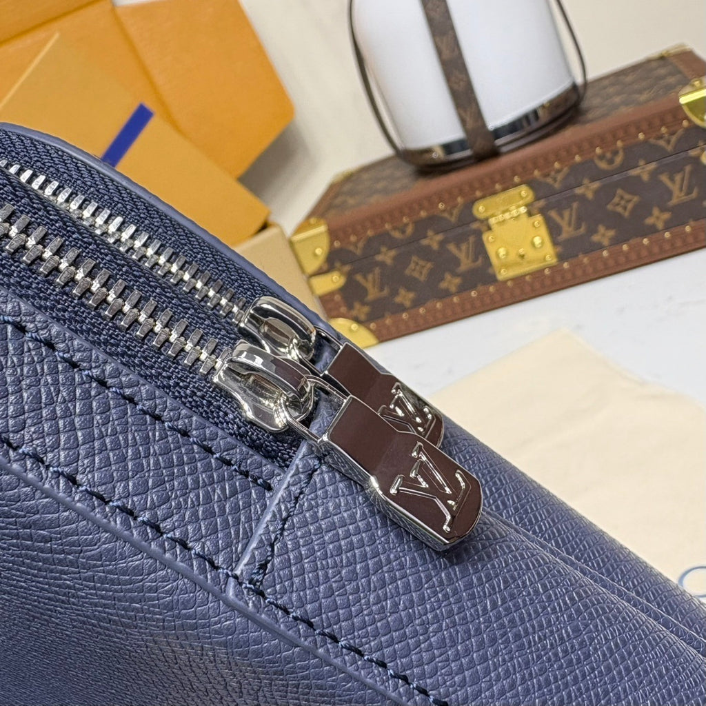Louis Vuitton Avenue NM Sling Bag