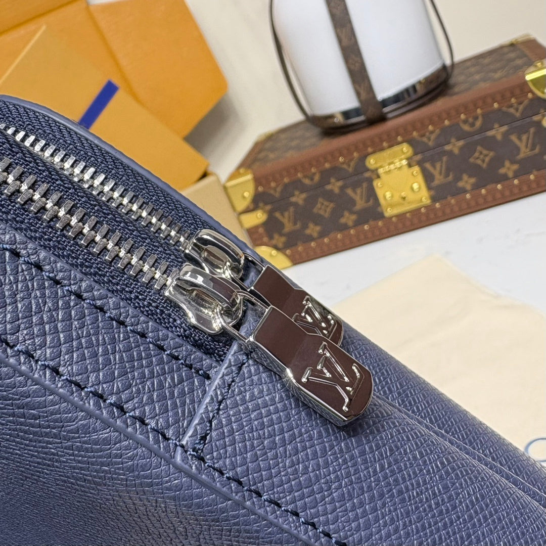 Louis Vuitton Avenue NM Sling Bag