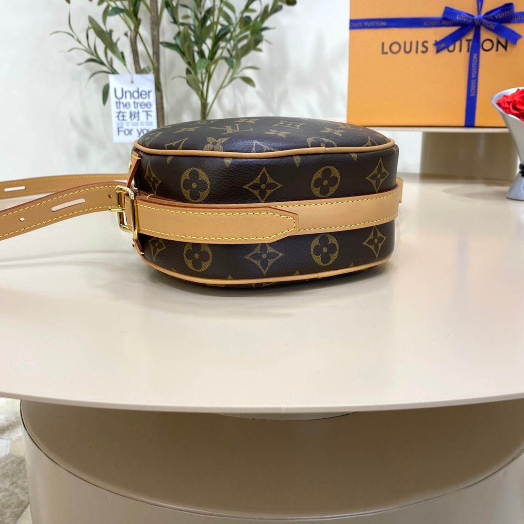 Louis Vuitton Boîte Chapeau Souple Handbag