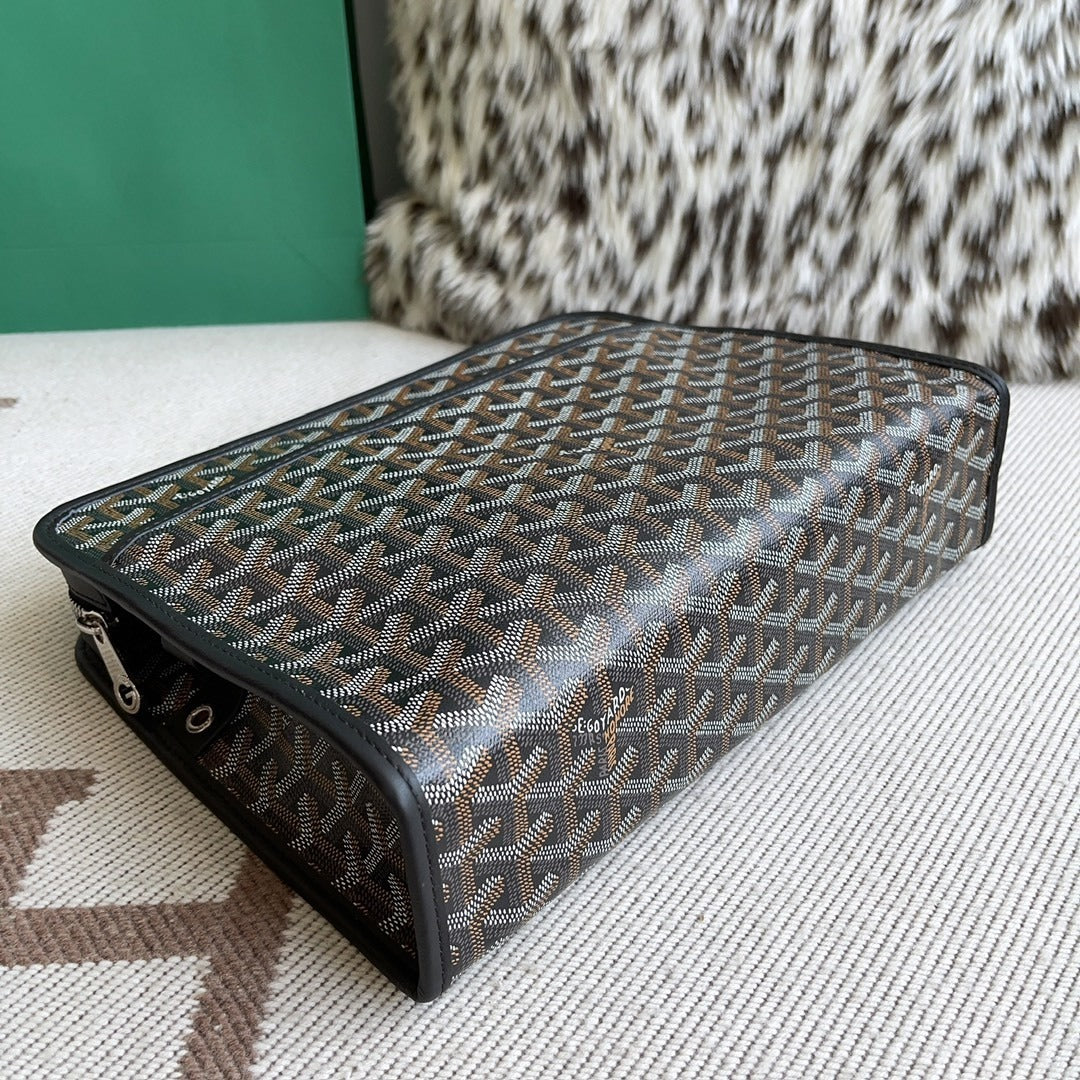 Goyard Clutch / Toiletry Pouch