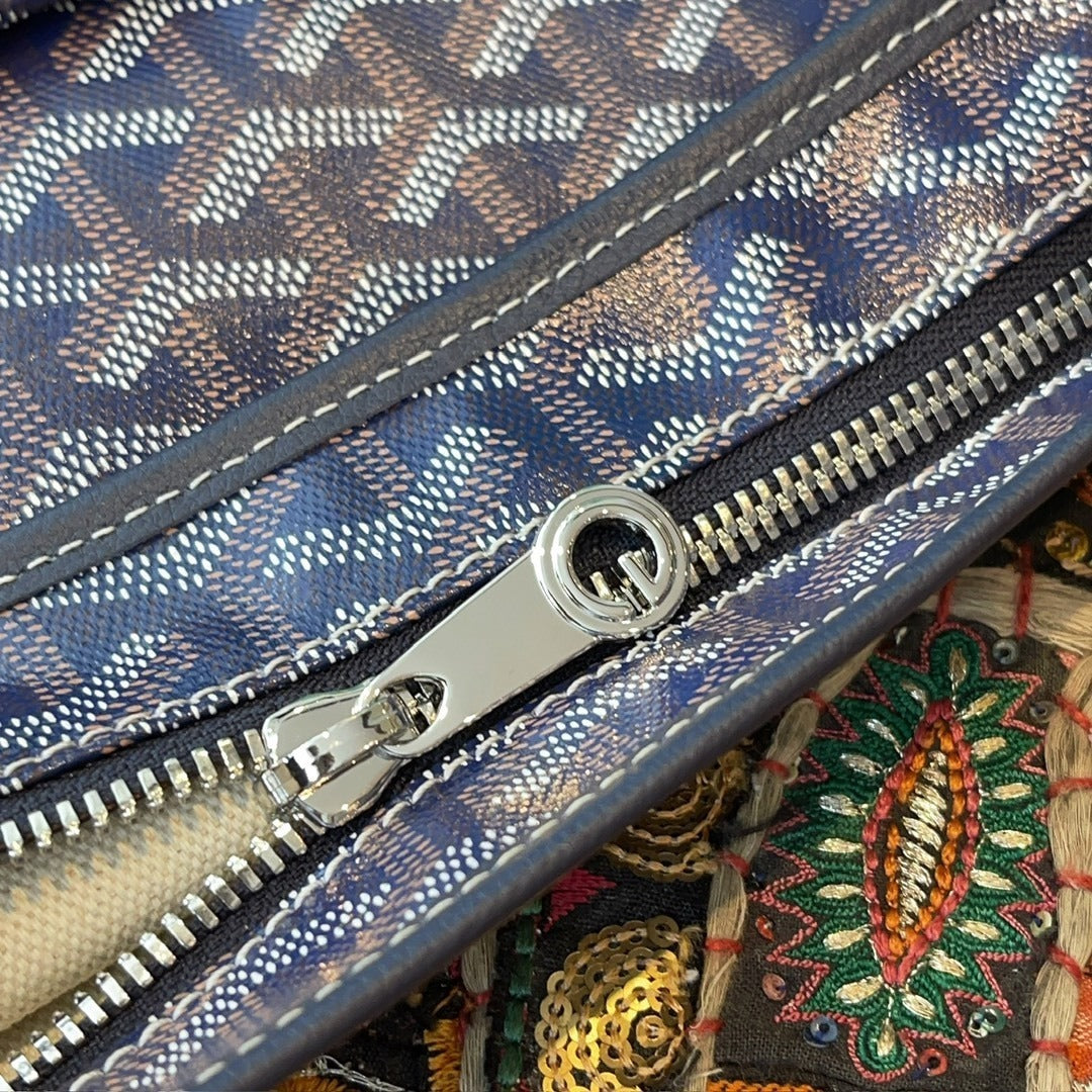 Goyard Hobo Heart Edition