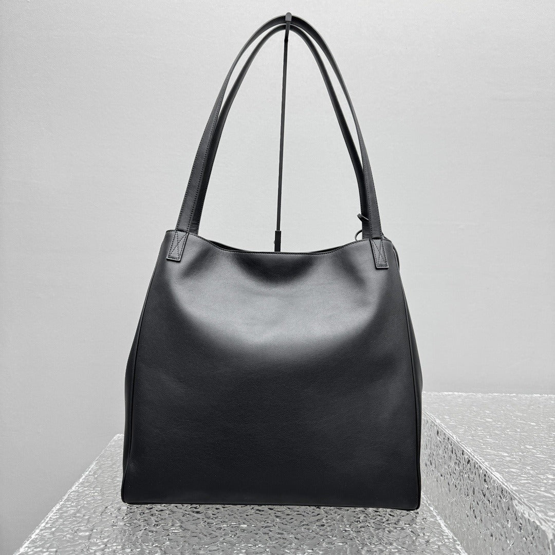 Balenciaga Rodeo Shoulder Tote Large