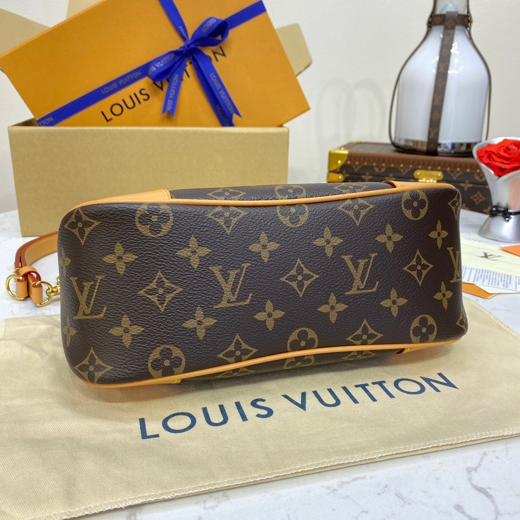 Louis Vuitton Boulogne Horn Shape Handbag