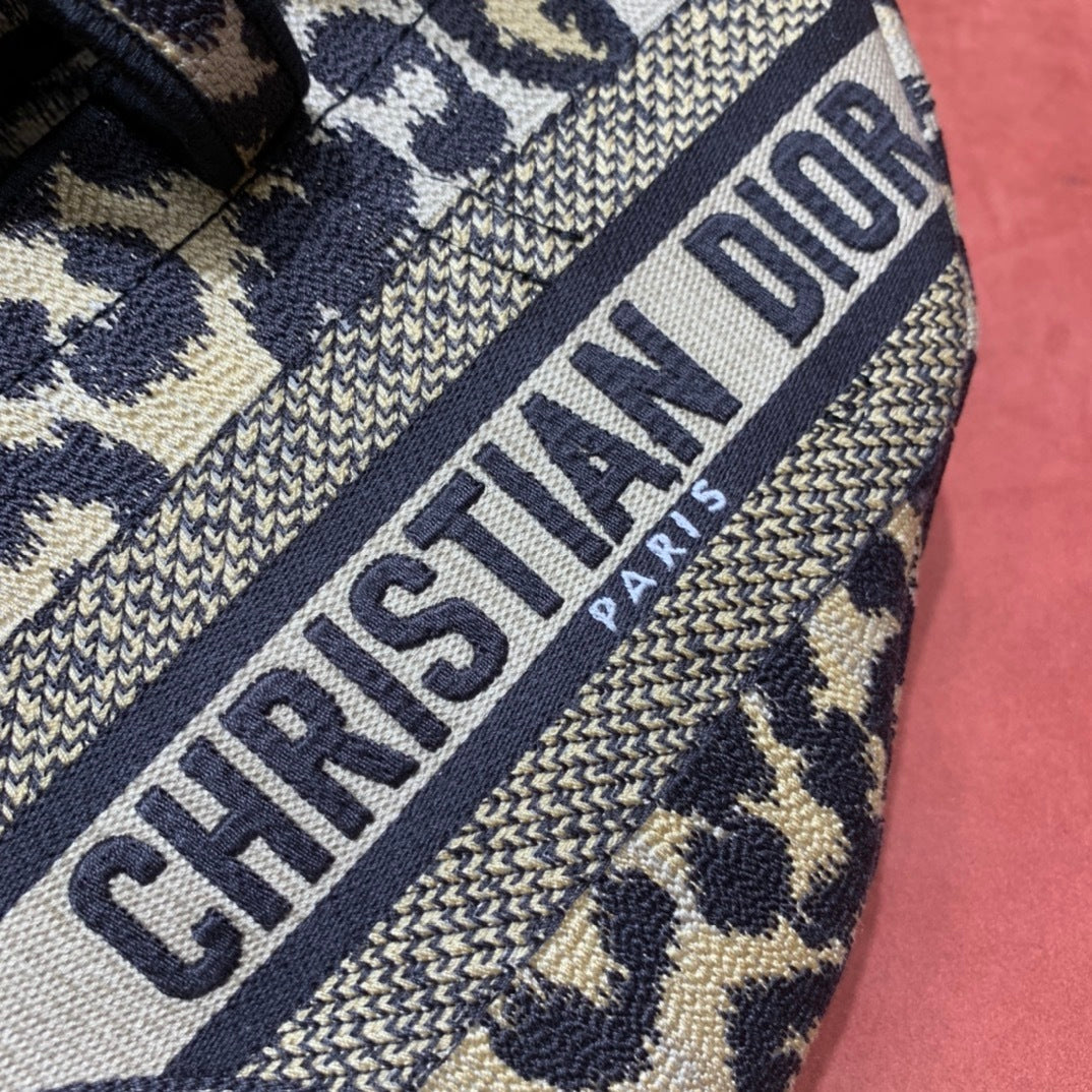 Christian Dior Saddle Embroidered Handbag