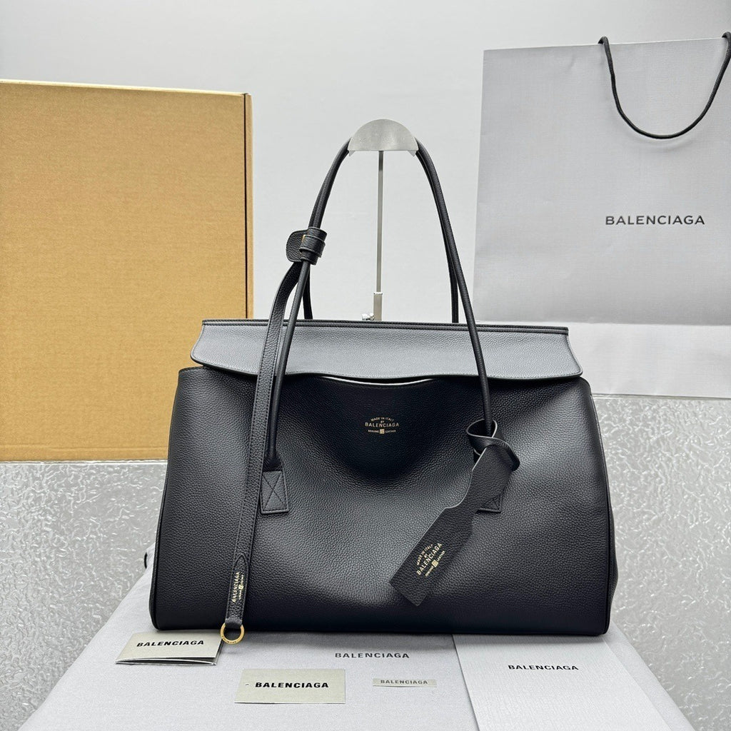 Balenciaga Carrie Carry All Handbag