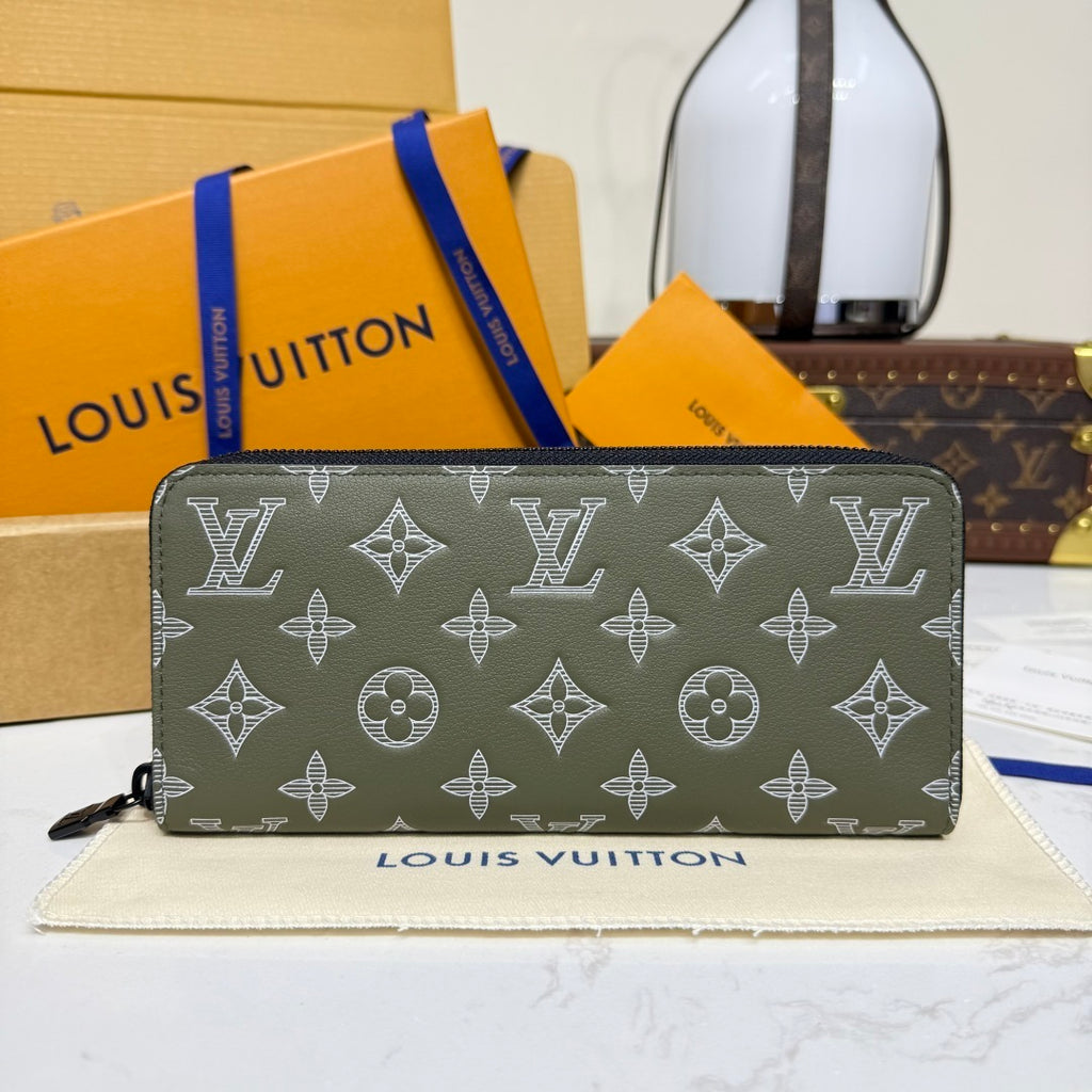 Louis Vuitton Zippy Vertical Wallet