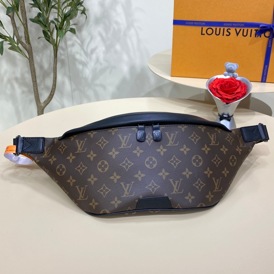 Louis Vuitton Discovery Bumbag