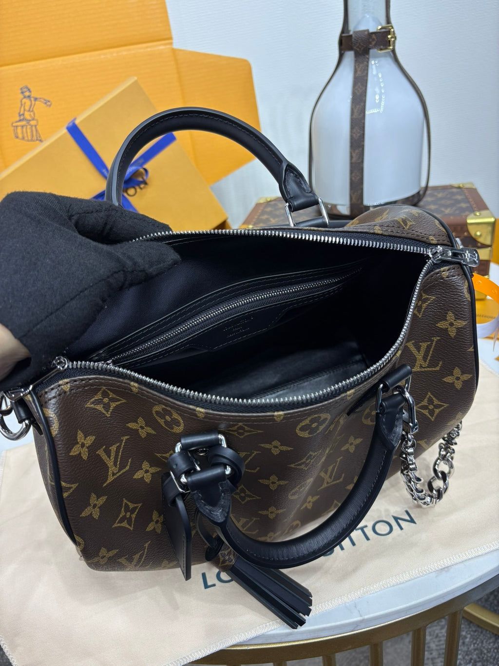 Louis Vuitton Speedy Soft 30 Dark