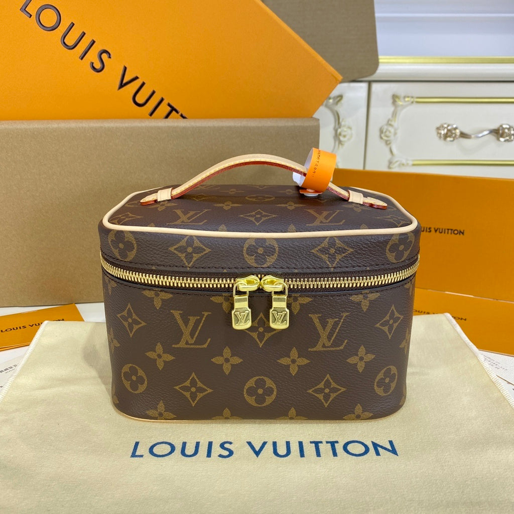 Louis Vuitton Small Cosmetic Pouch (Nice-Inspired)