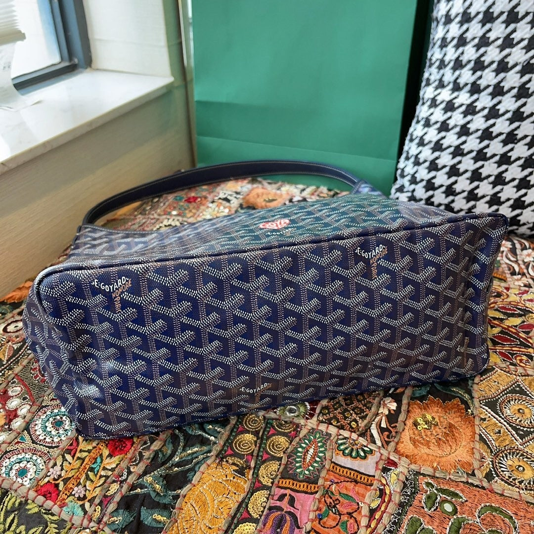 Goyard Hobo Heart Edition