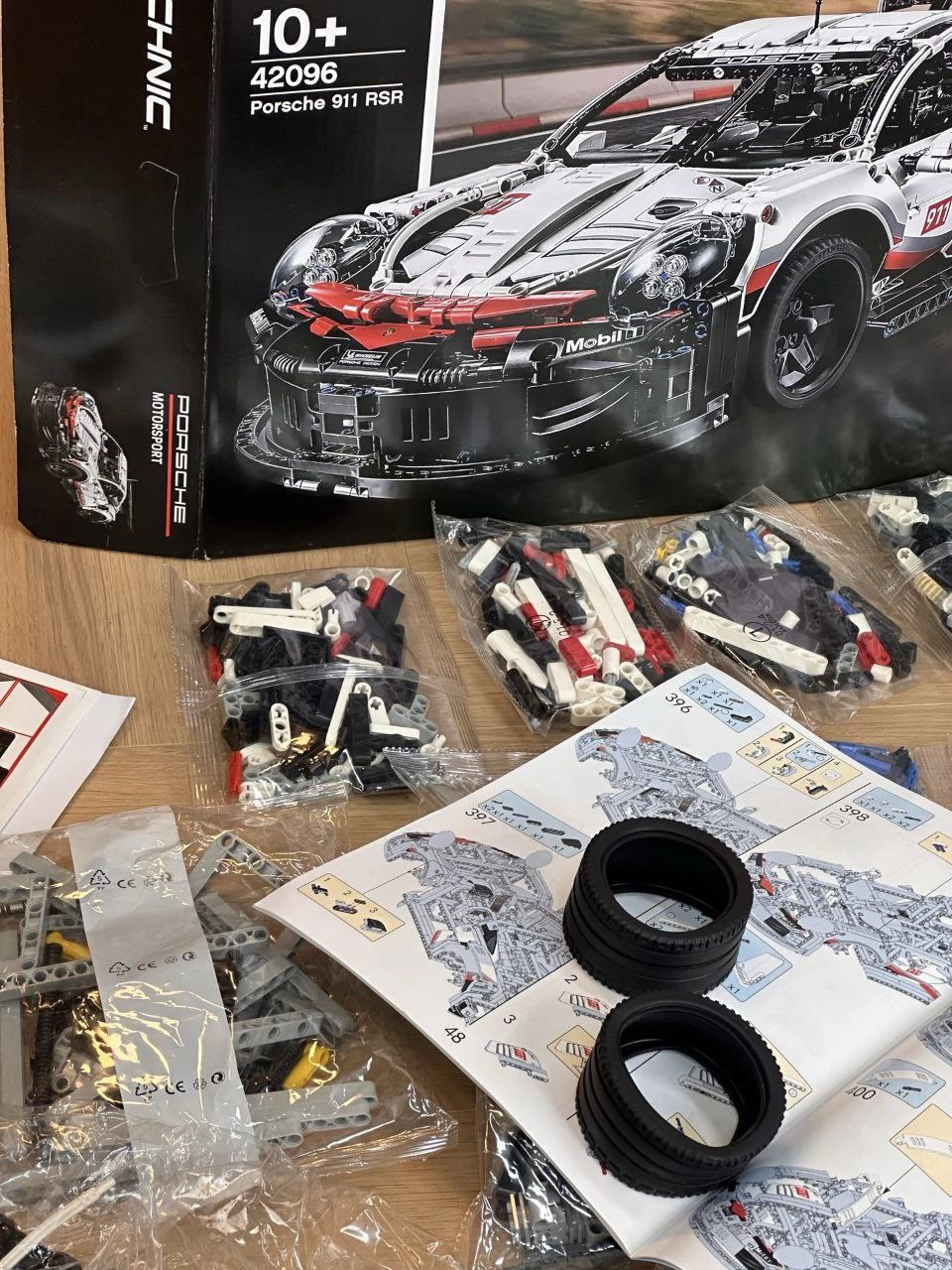 LEGO Technic Porsche 911 RSR Brix