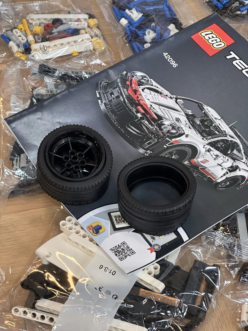 LEGO Technic Porsche 911 RSR Brix