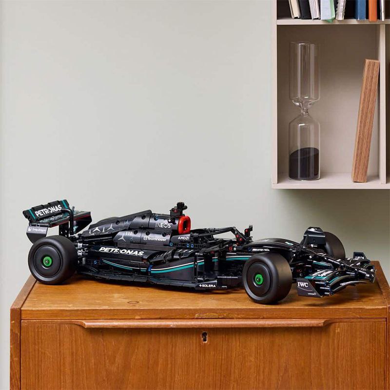 Mercedes AMG F1 W14 Brix