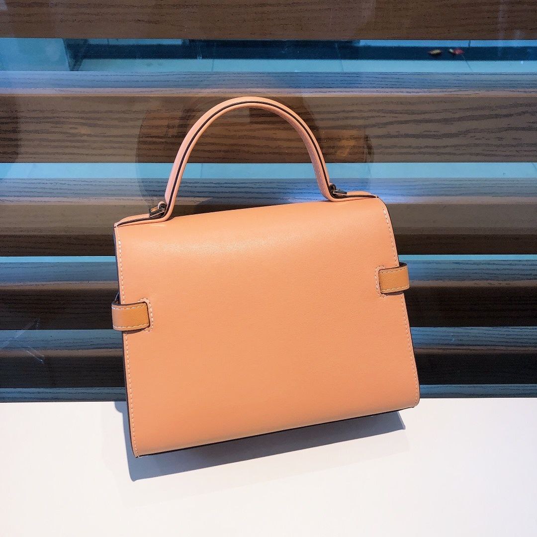 Delvaux Tempete Swift