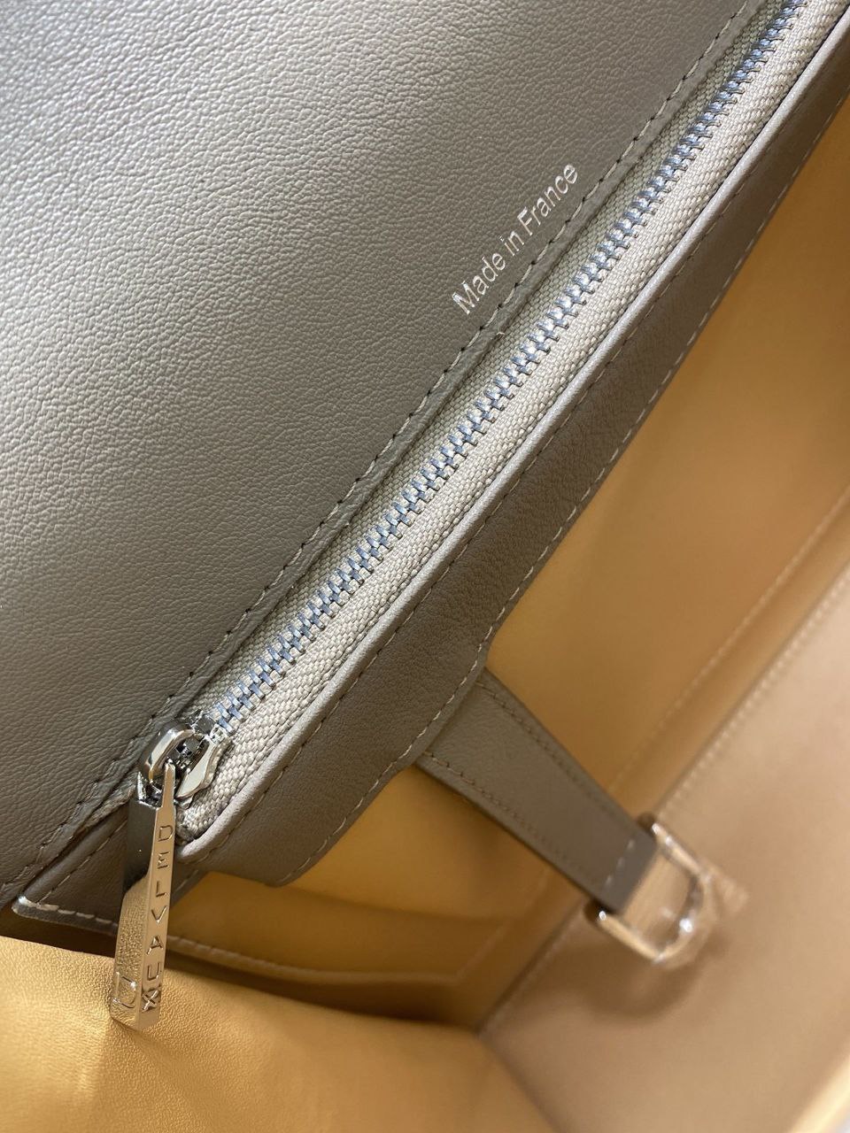 Delvaux Tempete MM Swift