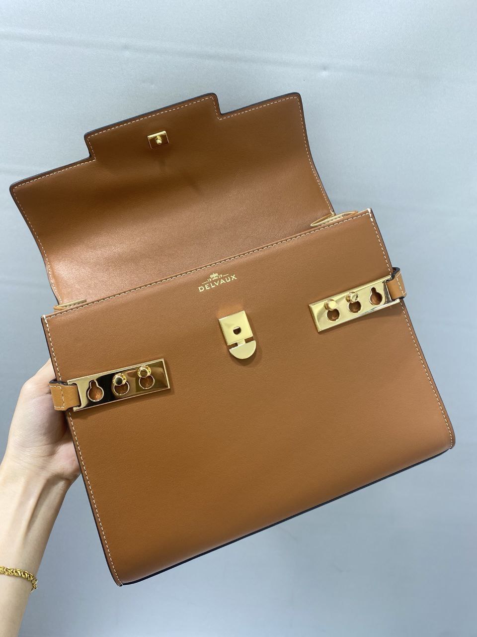 Delvaux Tempete MM Swift