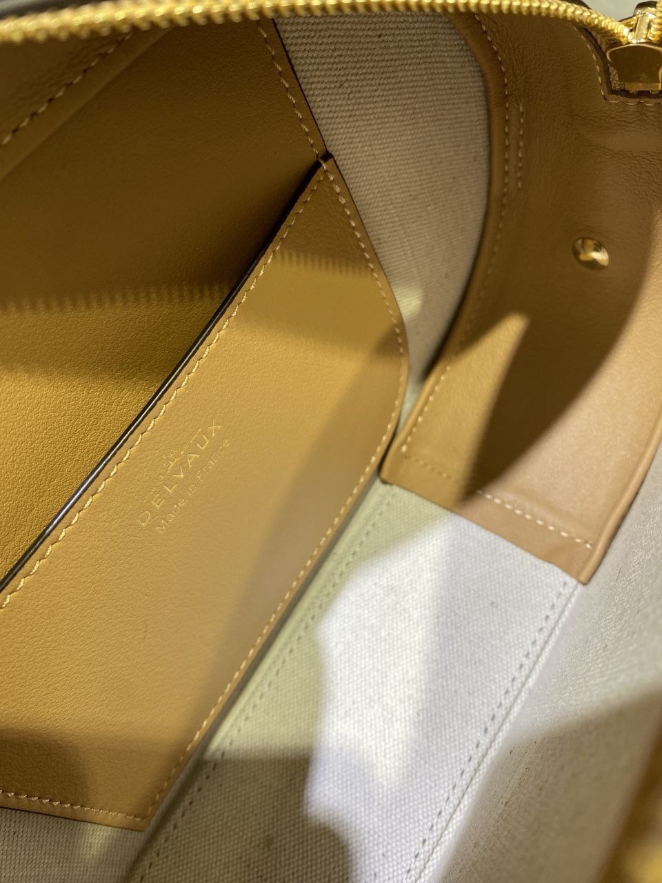 Devlaux Pin Crossbody Bag