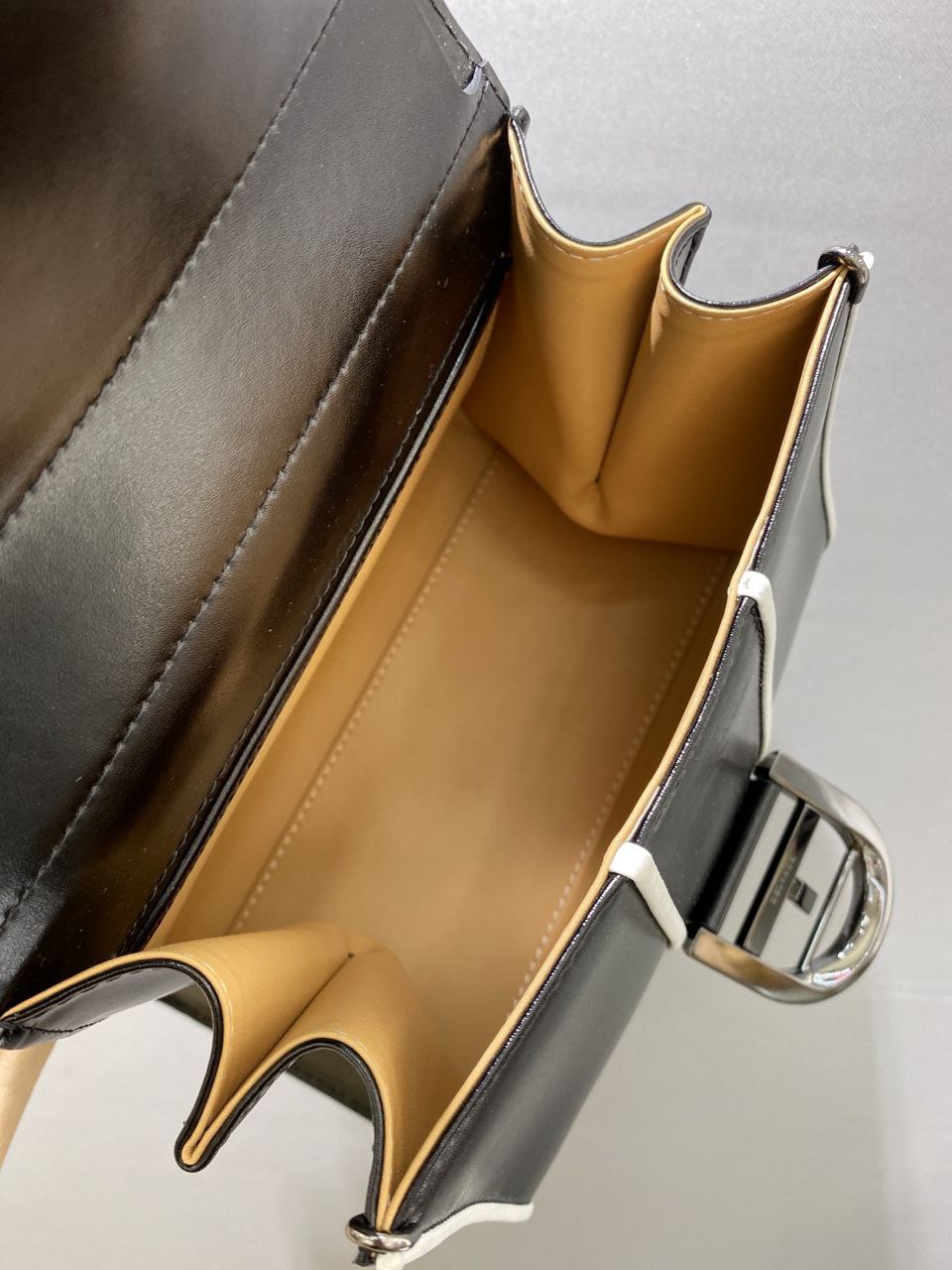 Devlaux Brilliant Illusion Handbag