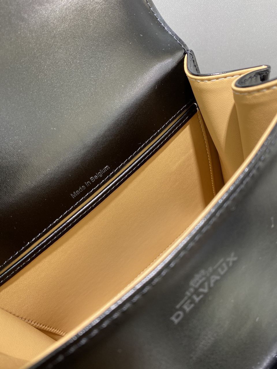 Devlaux Brilliant Illusion Handbag