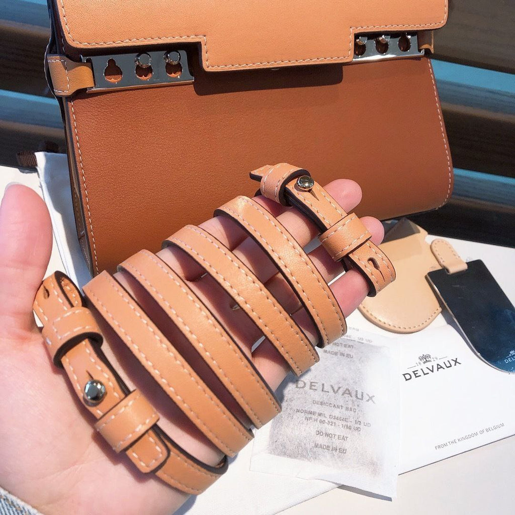 Delvaux Tempete Swift