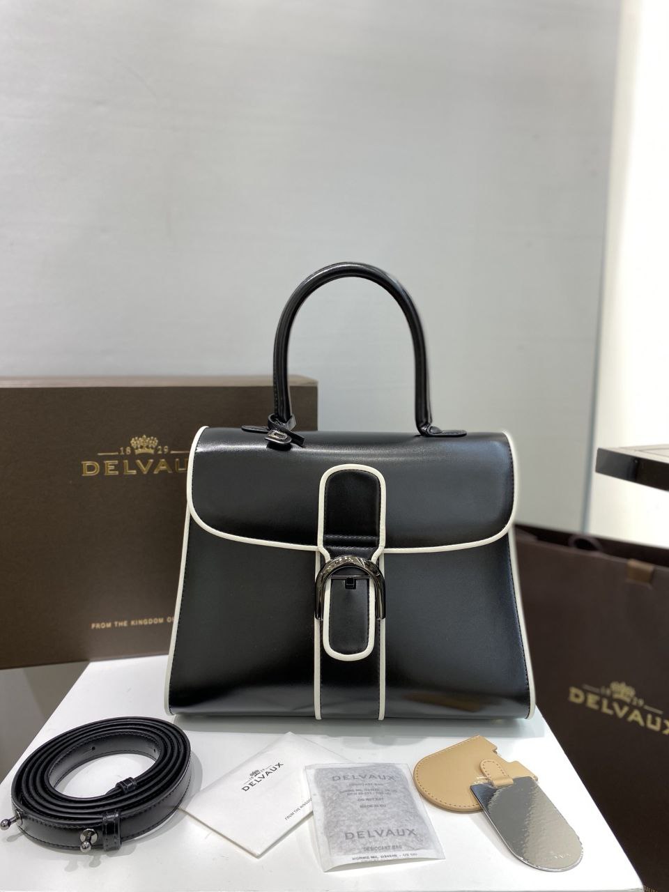 Devlaux Brilliant Illusion Handbag
