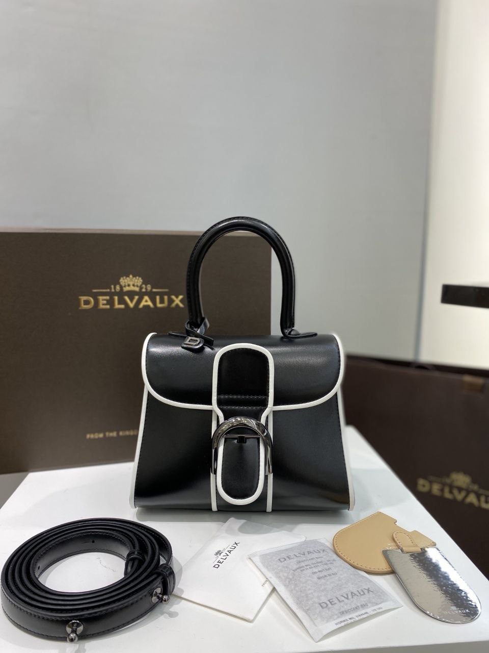 Devlaux Brilliant Illusion Handbag