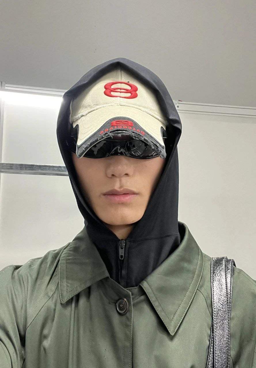 Balenciaga Cap
