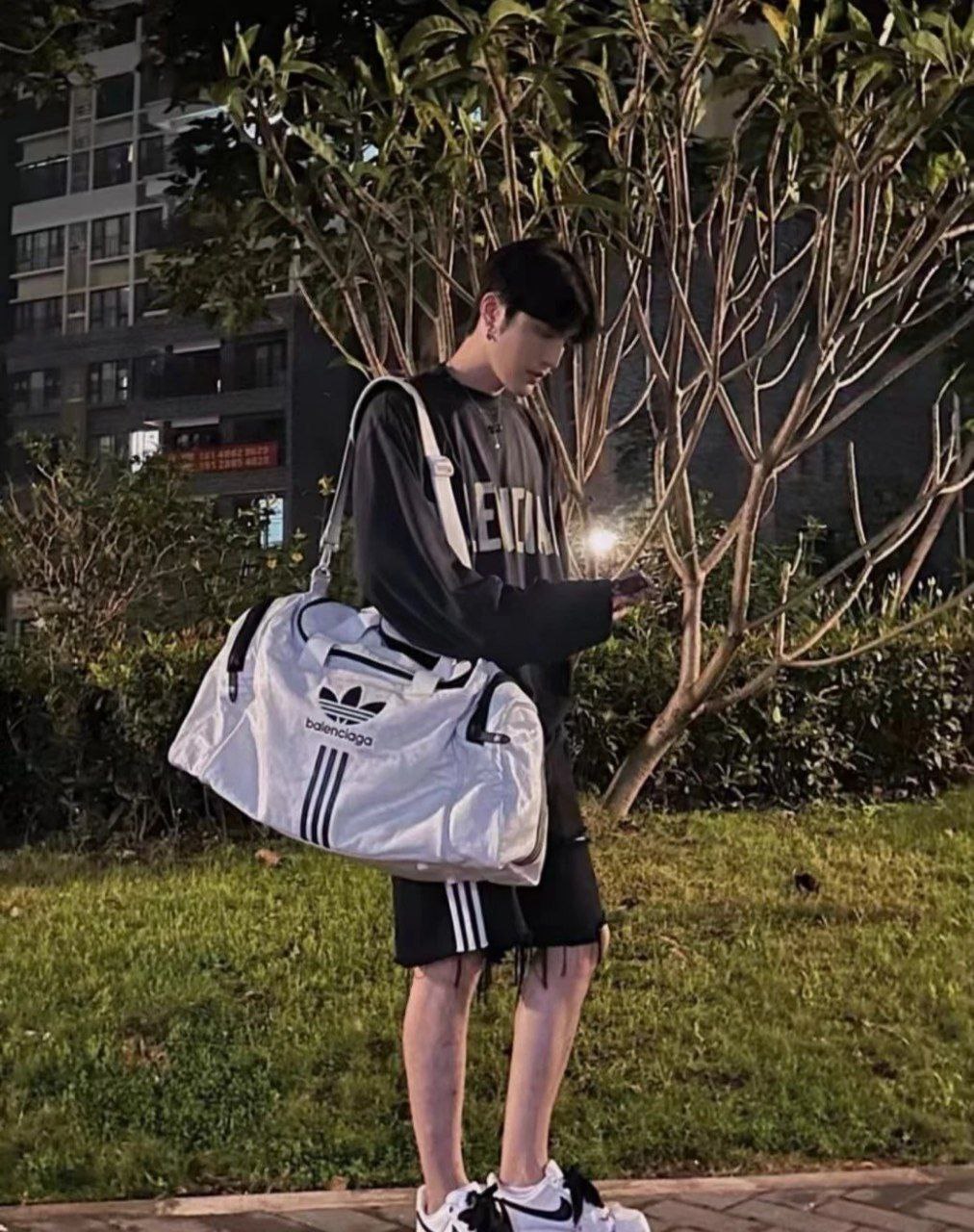 Balenciaga Gym Duffel Bag (Large)