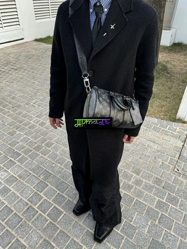 Louis Vuitton Keepall Bandoulière 25 (Monogram Eclipse)