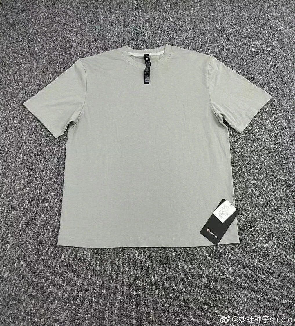 Lululemon T-Shirt