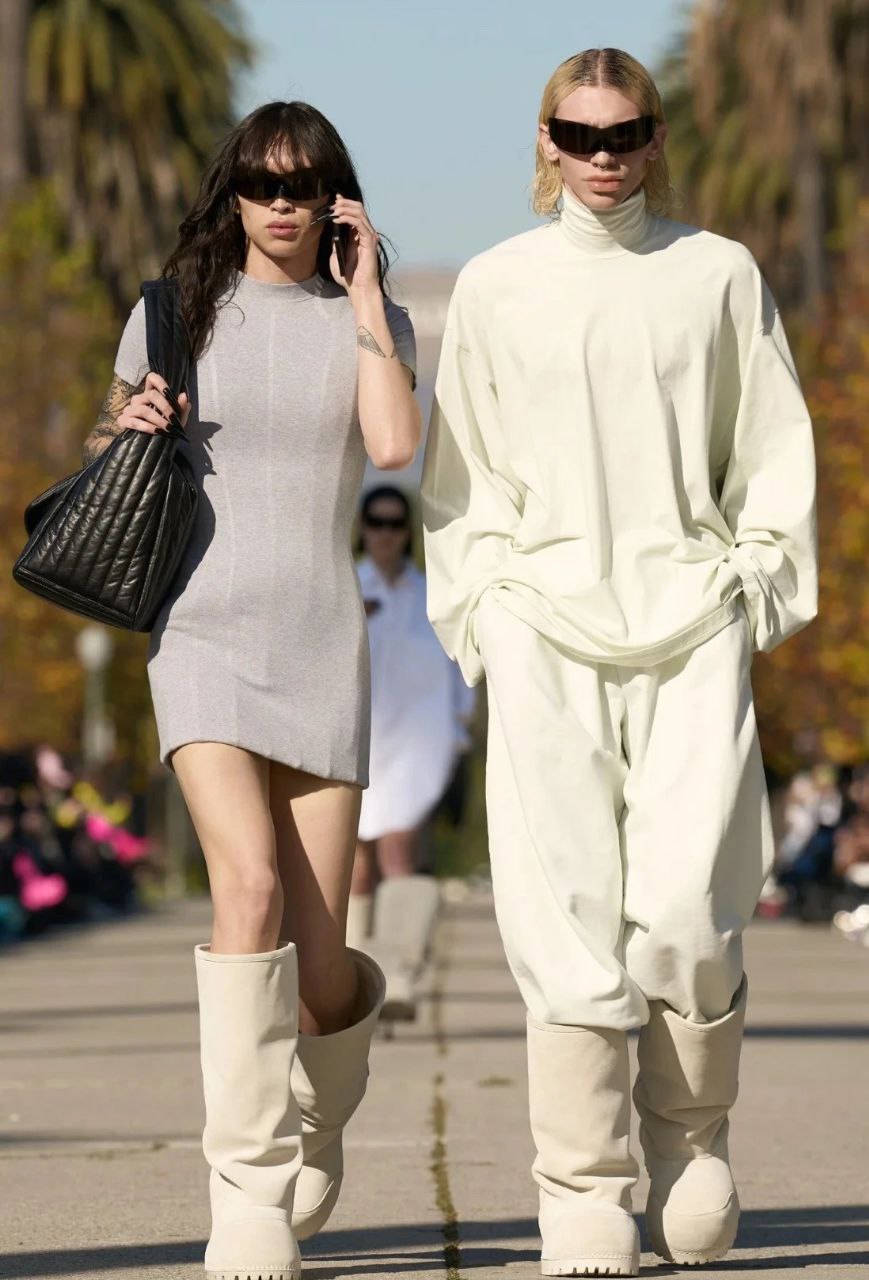 Balenciaga Longsleeve Turtleneck T-Shirt