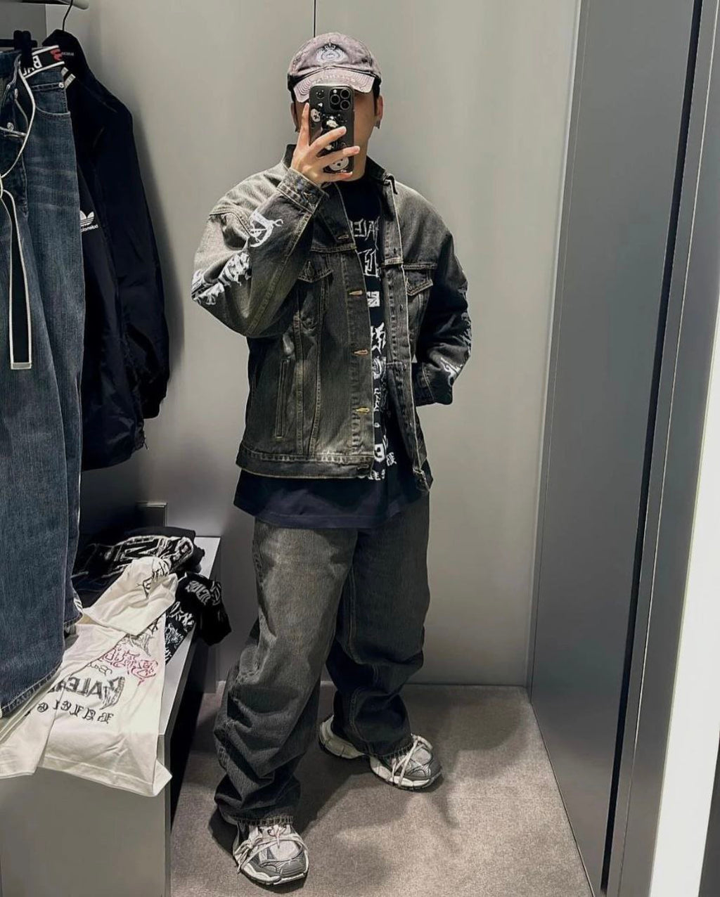 Balenciaga 24SS DIY Metal Art Graffiti Denim Jacket