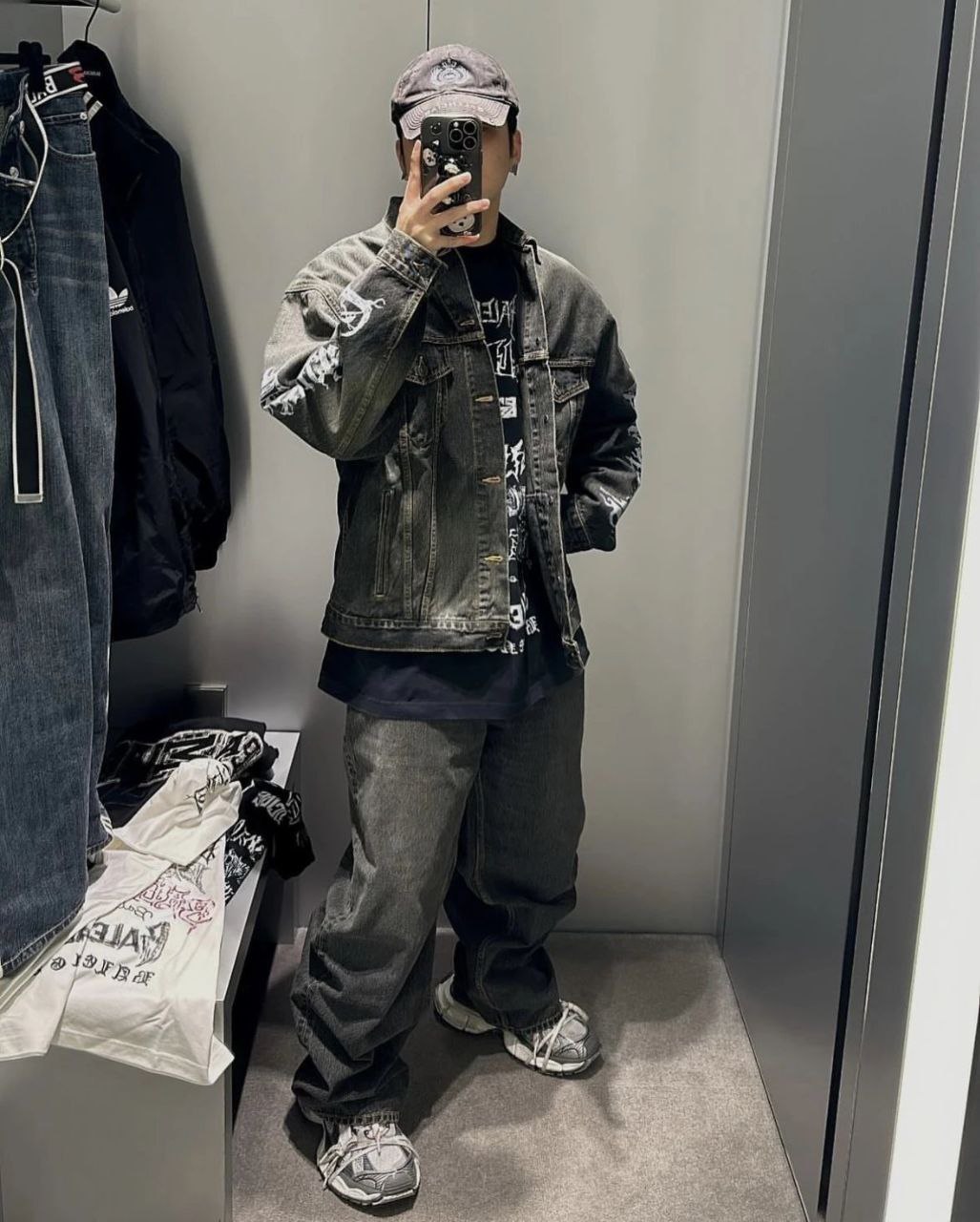 Balenciaga 24SS DIY Metal Art Graffiti Denim Jacket