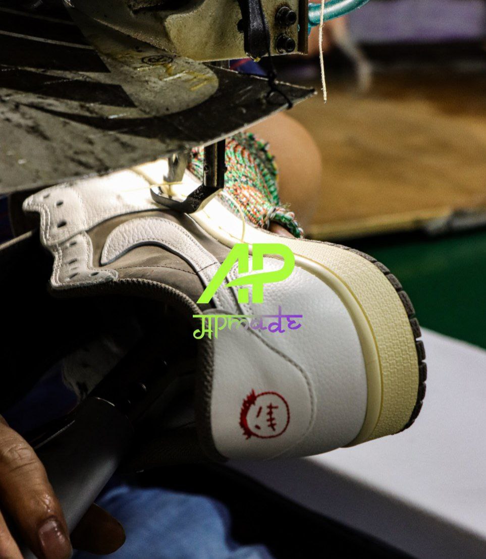 Air Jordan 1 Retro Low OG SP Travis Scott Reverse Mocha