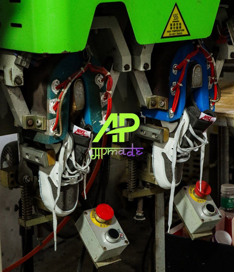 Air Jordan 1 Retro Low OG SP Travis Scott Reverse Mocha