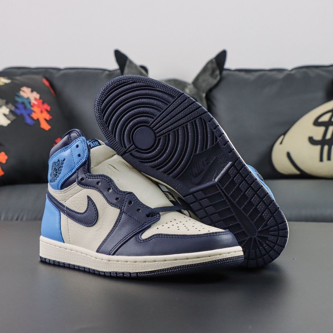 Air Jordan 1 Retro High Obsidian