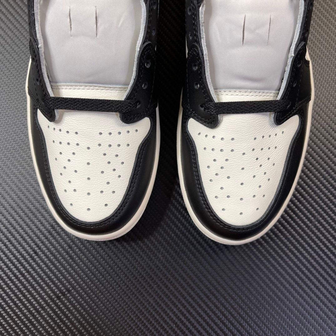 Jordan 1 Retro Low OG Mocha