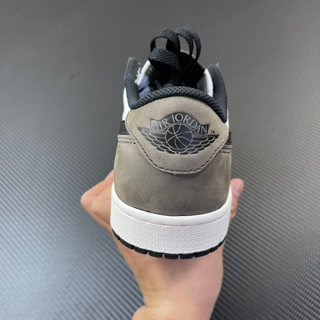 Jordan 1 Retro Low OG Mocha