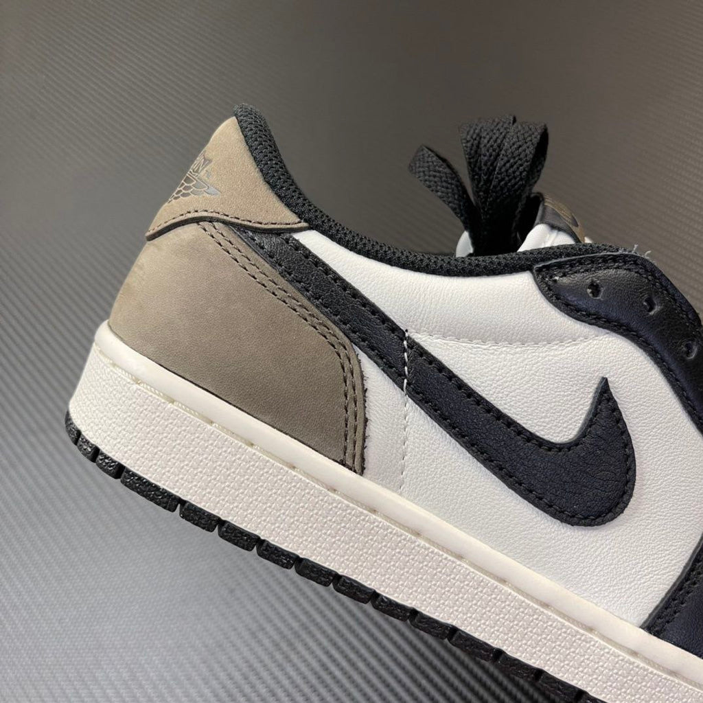 Jordan 1 Retro Low OG Mocha