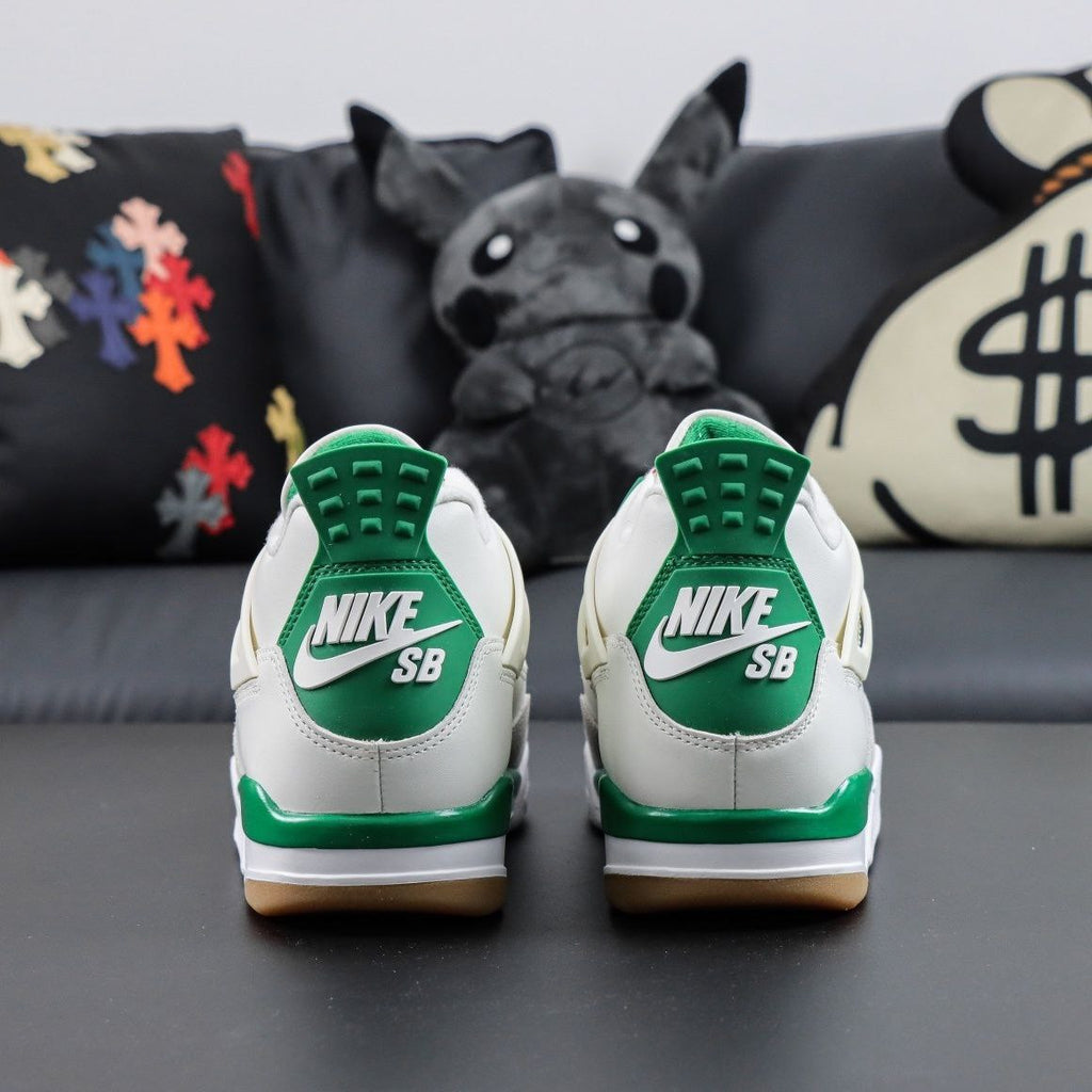 Air Jordan 4 Retro SB Pine Green