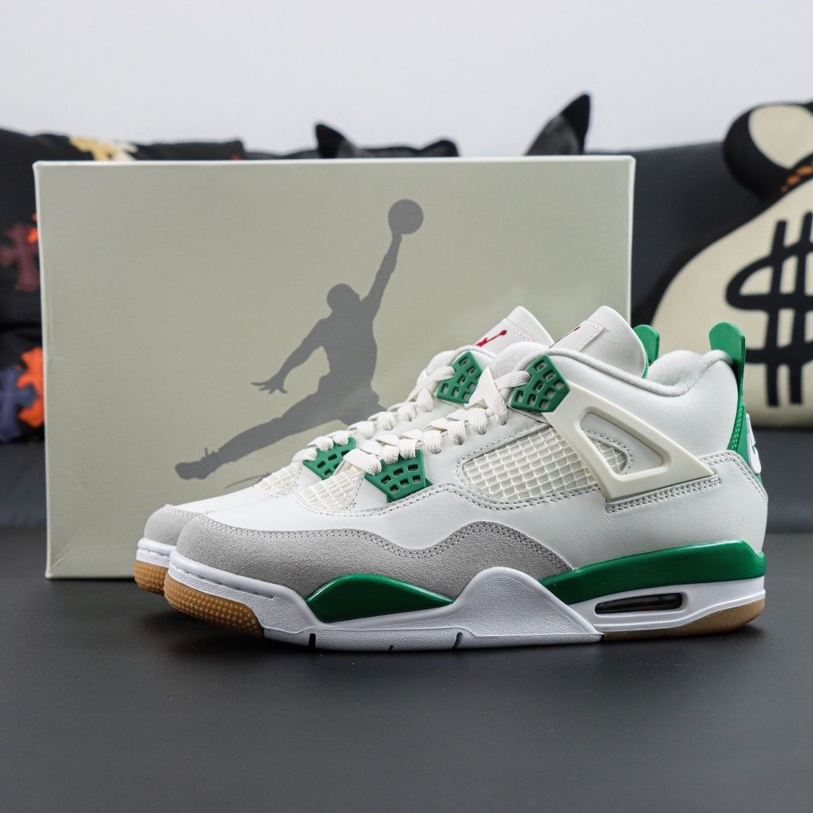 Air Jordan 4 Retro SB Pine Green