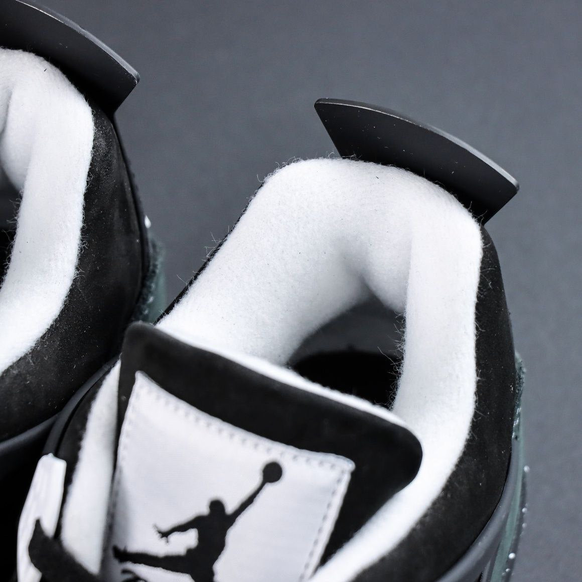 Air Jordan 4 Retro Fear