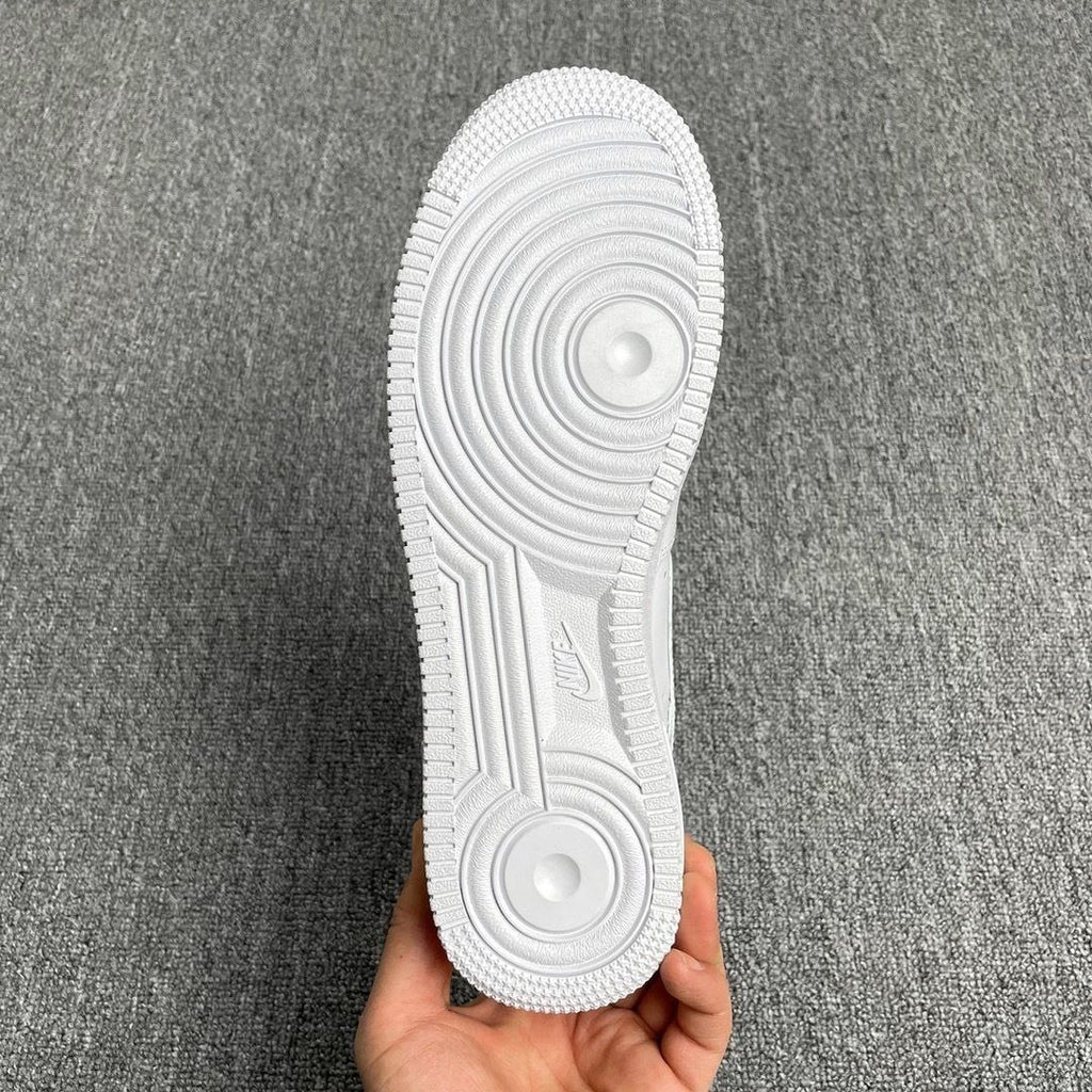 Nike Air Force 1 Low Supreme White