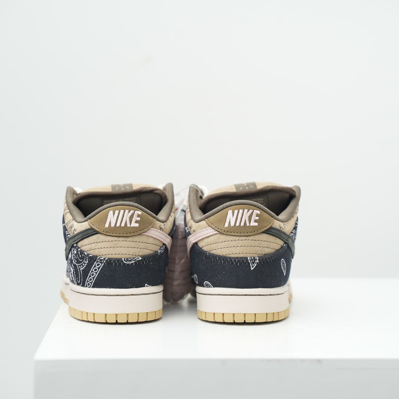 Nike SB Dunk Low Travis Scott