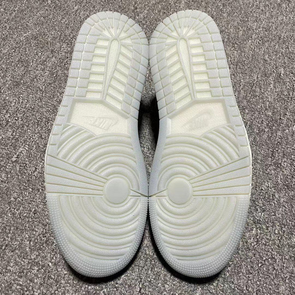 Air Jordan 1 Retro Low OG Year of the Dragon (2024)