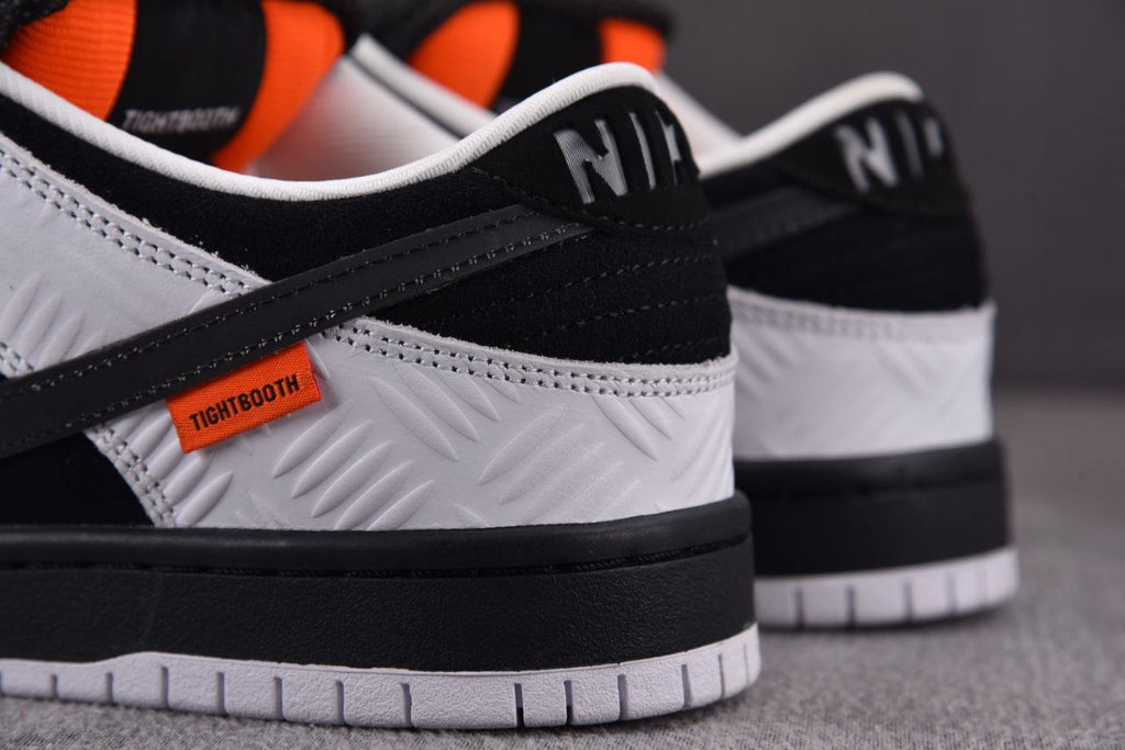 Nike SB Dunk Low TIGHTBOOTH