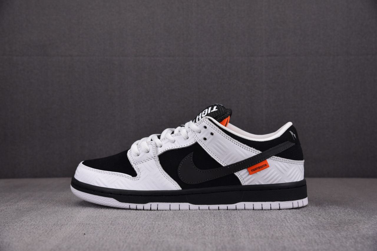 Nike SB Dunk Low TIGHTBOOTH