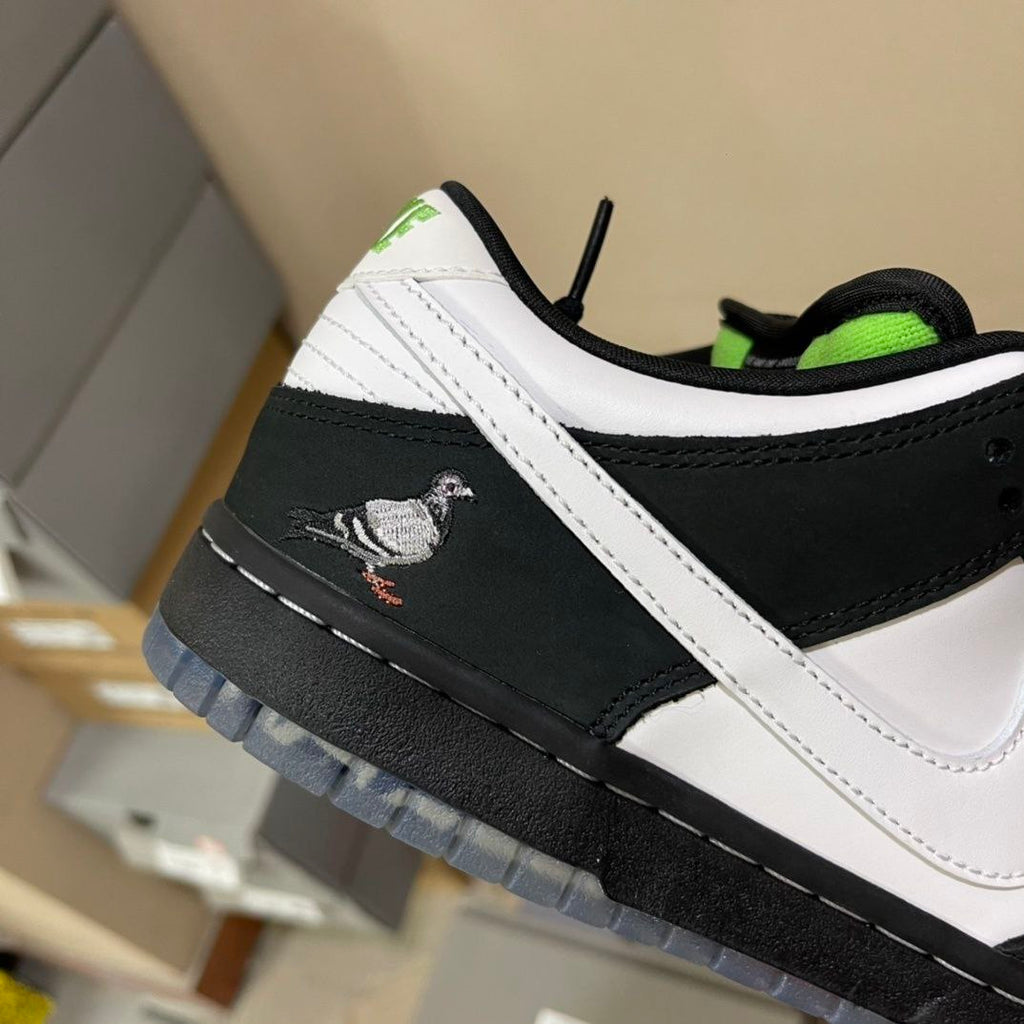 Nike SB Dunk Low Staple Panda Pigeon