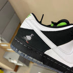 Nike SB Dunk Low Staple Panda Pigeon